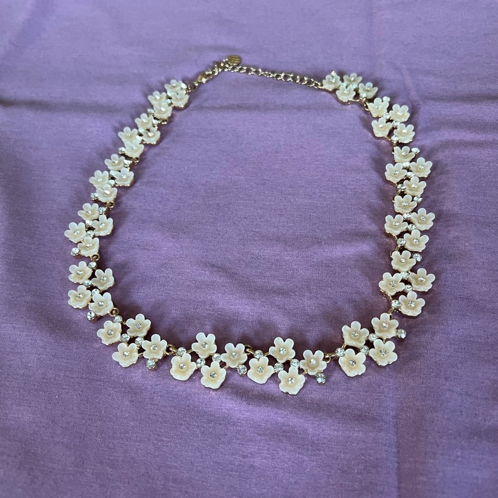 Talbots Beautiful Delicate Flower Necklace!!!